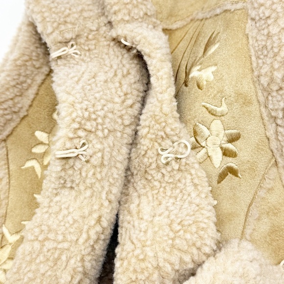 Essentials by Milano Faux Shearling Embroidered Vest L Tan Western Boho Y2K” - Picture 3 of 13